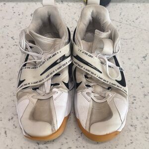 Nike Hyperset Volleyball sneakers